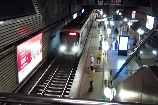 Çankaya Metro Durağı - Resim 1