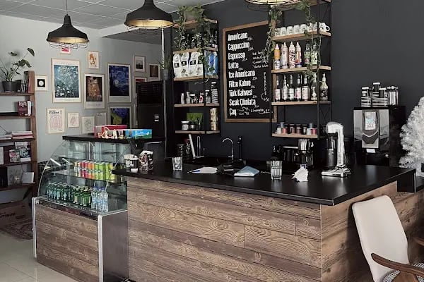 Baykuş kütüphane kafe - Resim 2