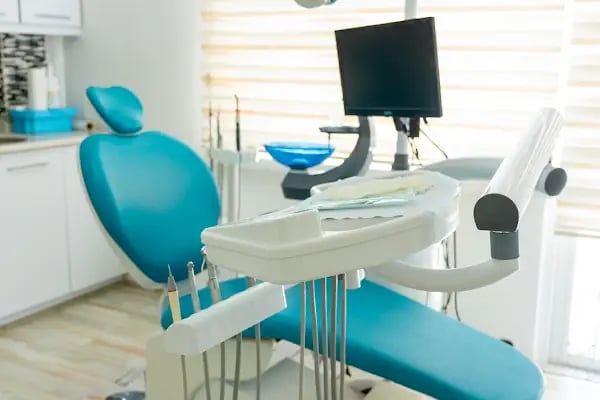 Dentist Alanya , Diş Hekimi Umut ERGÜN - Resim 17