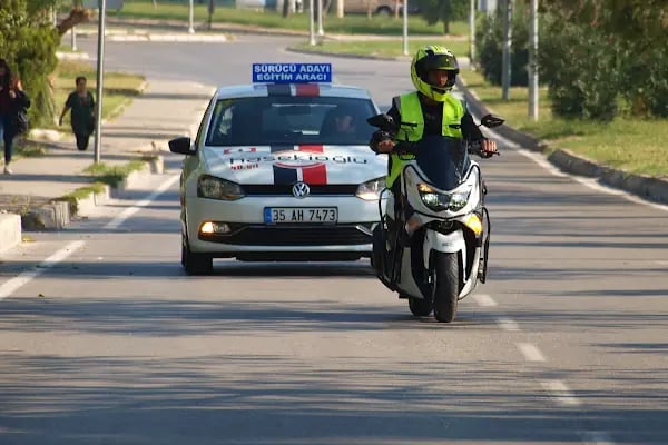 Bornova Hasekioğlu Sürücü Kursu - Resim 9