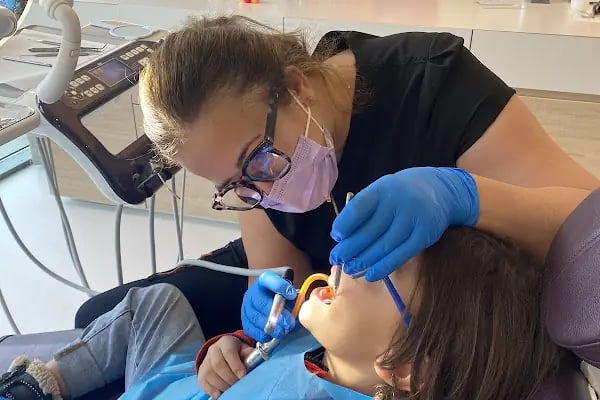 Özel Ege Ağız ve Diş Sağlığı Polikliniği - Resim 15