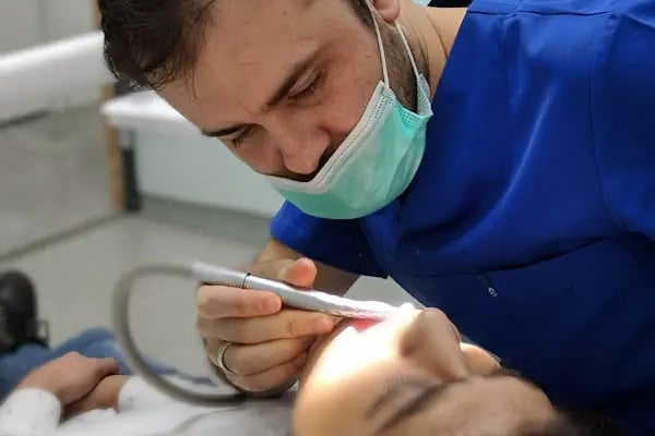 BULVARDİŞ Ağız ve Diş Sağlığı Polikliniği - Resim 15