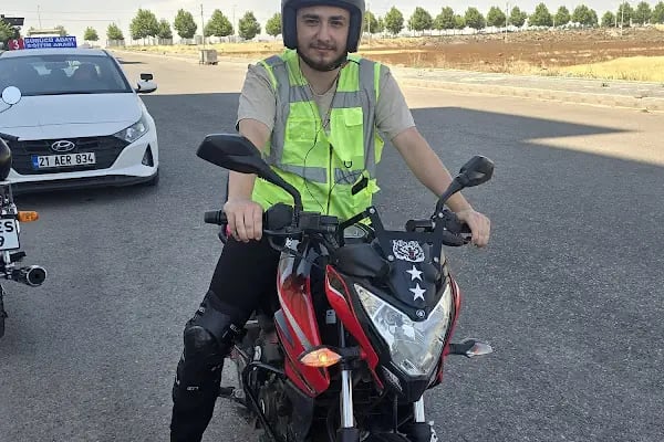 Akyüzler VİP Sürücü Kursu - Winstown Şube - Resim 4