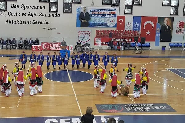 Gemlik Spor Salonu - Resim 1