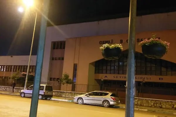 Gemlik Spor Salonu - Resim 11