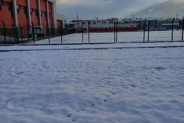 Gemlik Spor Salonu - Resim 20
