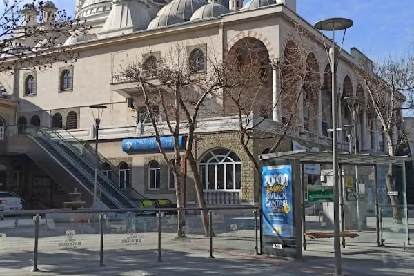 Tramvay Belediye Durağı - Resim 2