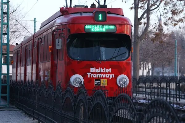 Tramvay Belediye Durağı - Resim 16