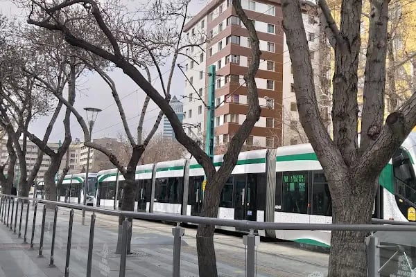 Tramvay Belediye Durağı - Resim 12