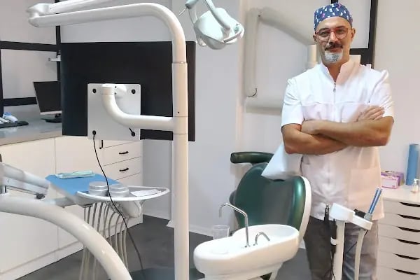 Dişhekimi Cengiz Aksu (dentist) - Resim 8