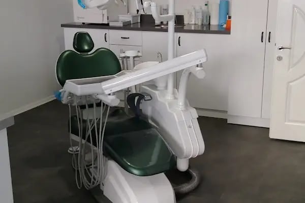 Dişhekimi Cengiz Aksu (dentist) - Resim 5