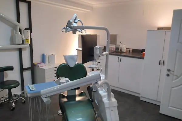 Dişhekimi Cengiz Aksu (dentist) - Resim 7