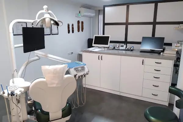 Dişhekimi Cengiz Aksu (dentist) - Resim 6