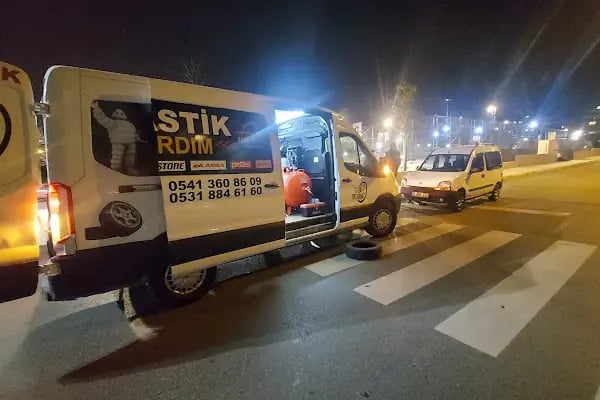 HEYLASTİK | 7/24 MOBİL YOL YARDIM - OTO LASTİKÇİ AKÜCÜ HALKALI AKÜ SERVİSİ ACİL MOBİL LASTİK TAMİRİ LASTİK YOL YARDIM SERVİSİ - Resim 11