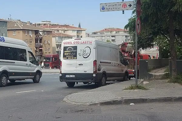 HEYLASTİK | 7/24 MOBİL YOL YARDIM - OTO LASTİKÇİ AKÜCÜ HALKALI AKÜ SERVİSİ ACİL MOBİL LASTİK TAMİRİ LASTİK YOL YARDIM SERVİSİ - Resim 2
