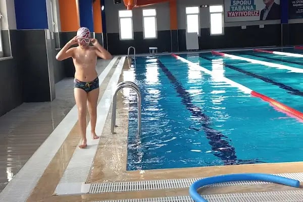 Keşan Kapalı Yüzme Havuzu - Resim 15