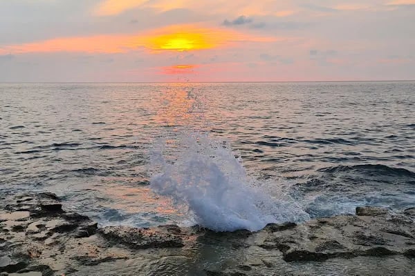 Tyana Beach - Resim 4