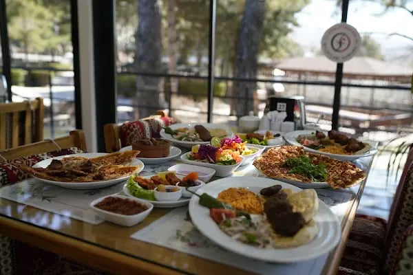 Kahlo Cafe &amp; Hookah Lounge - Resim 10