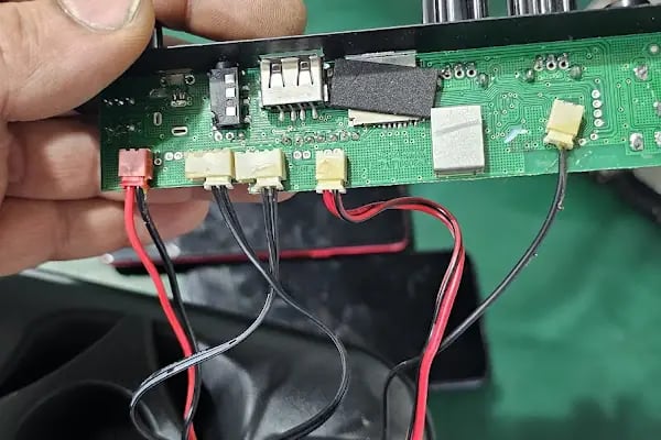 Gökçe iletişim - Telefon Tabet Tamir Dükkanı - Resim 20