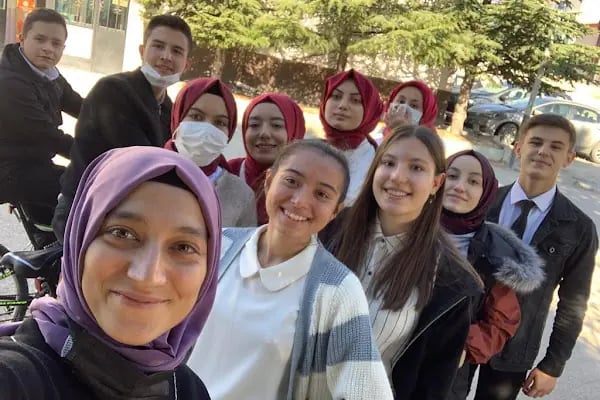 Tolunay Özaka Sağlık Meslek Lisesi - Resim 4