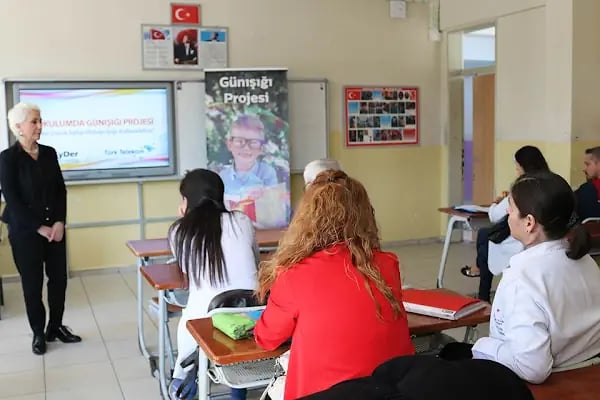 Gönüllü Hizmet Vakfı Aysel Abdullah Öğücü Ortaokulu - Resim 8