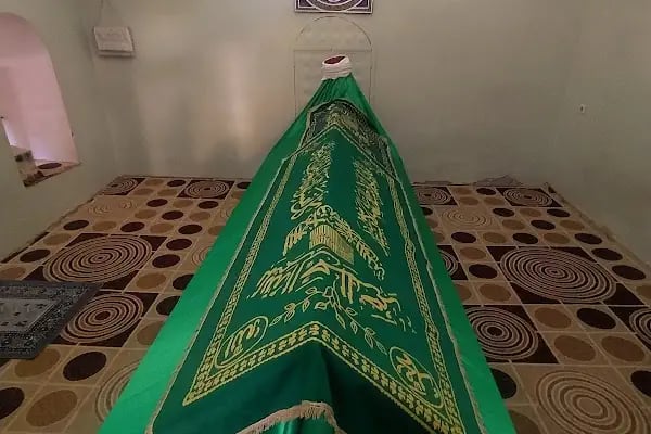 DEDEBABA Türbesi - Resim 2