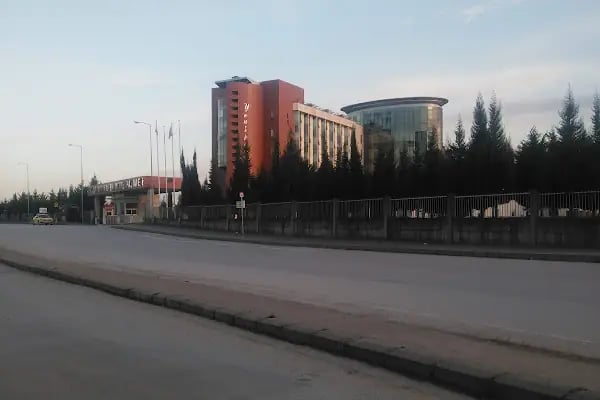 Yenikent Devlet Hastanesi Acil Girişi - Resim 8