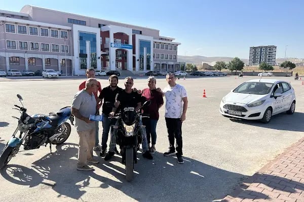 Konya Atlantis Sürücü Kursu Bosna Kıvılcım Avm Şubesi - Resim 7