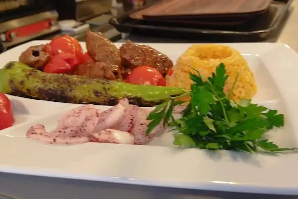 HAZAL RESTORAN KEBAB DÜNYASI - Resim 15