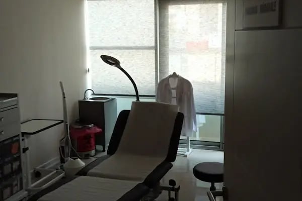 Opr.Dr. Korhan ÖZLÜ Ortopedi ve Travmatoloji Muayenehanesi - Resim 3