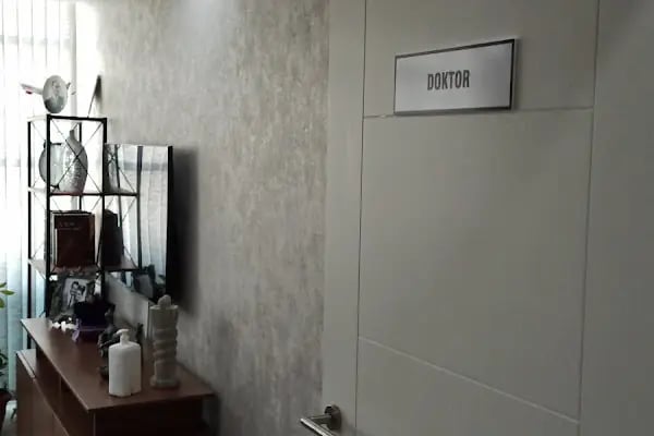 Opr.Dr. Korhan ÖZLÜ Ortopedi ve Travmatoloji Muayenehanesi - Resim 2