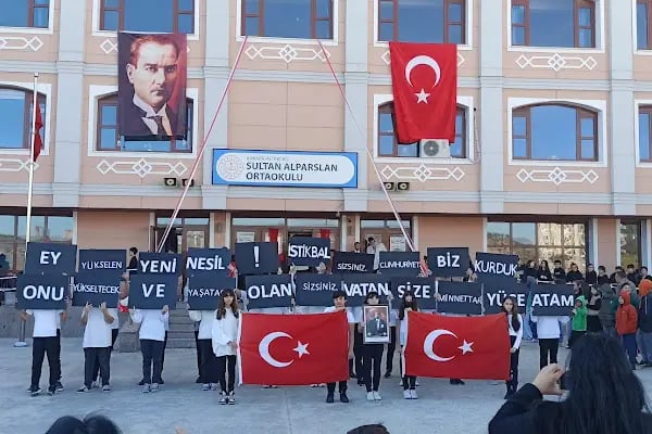 Altındağ Sultan Alparslan Ortaokulu - Resim 9