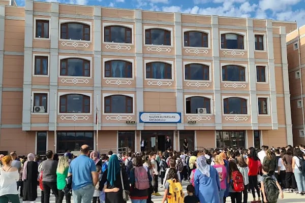 Altındağ Sultan Alparslan Ortaokulu - Resim 16