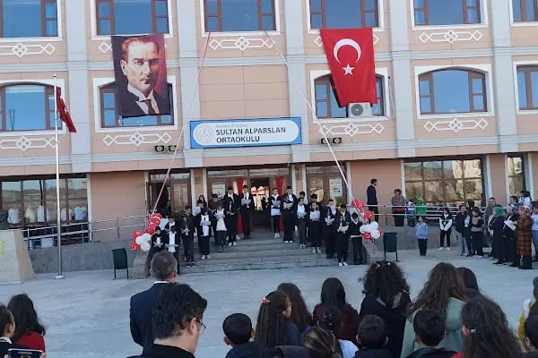 Altındağ Sultan Alparslan Ortaokulu - Resim 11