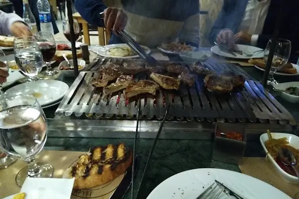 Hükümdar Sofrası Ataşehir Aile Mangalbaşı Et Lokantası - Resim 1