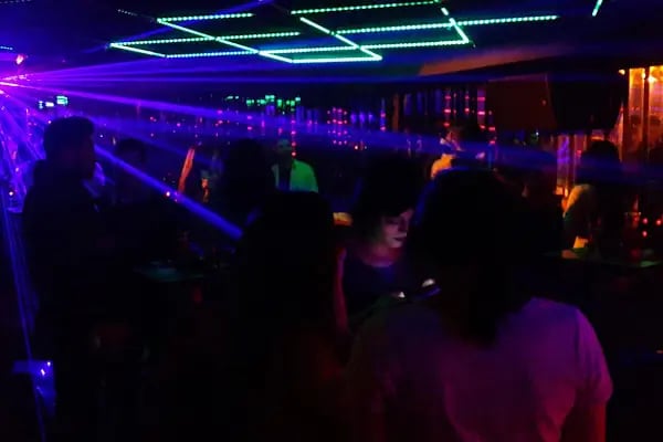 Club Park Door - Resim 19