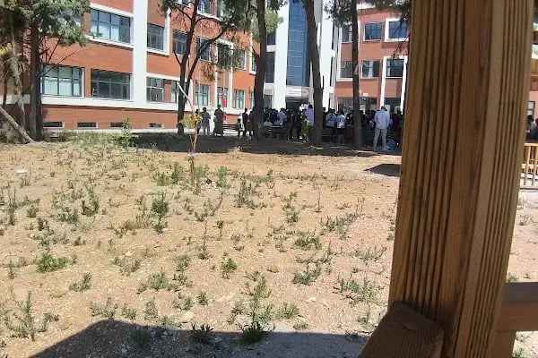 Şirinyer Ertuğrul Gazi Anadolu Lisesi - Resim 3