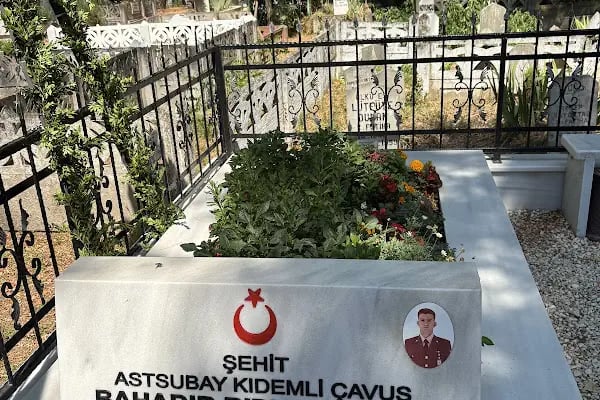 Güneşler Mezarlığı - Resim 3