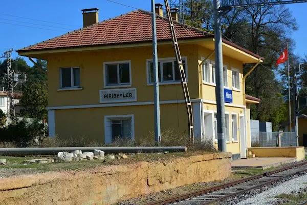 Piribeyler Tren İstasyonu - Resim 4