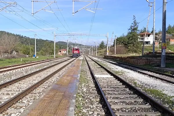 Piribeyler Tren İstasyonu - Resim 19