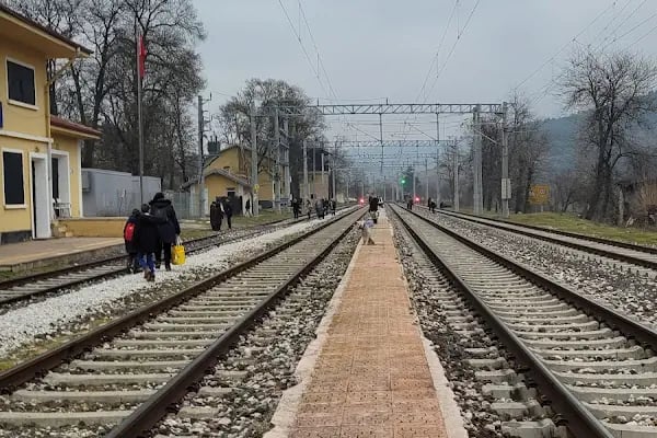 Piribeyler Tren İstasyonu - Resim 7