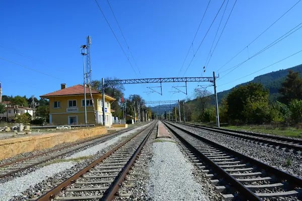Piribeyler Tren İstasyonu - Resim 12