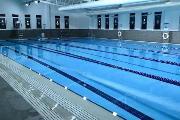 Küçükköy Yüzme Havuzu ve Fitness Merkezi - Resim 1