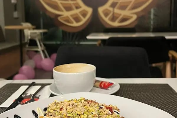 Nuts Waffle Coffee - Resim 13