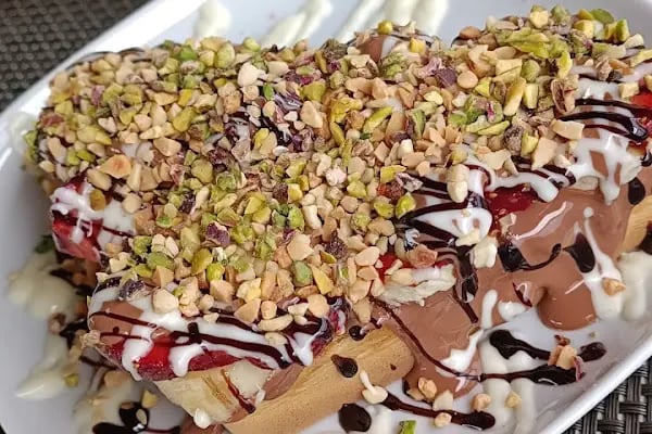 Nuts Waffle Coffee - Resim 14