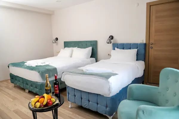 Loss Hotel - Resim 2