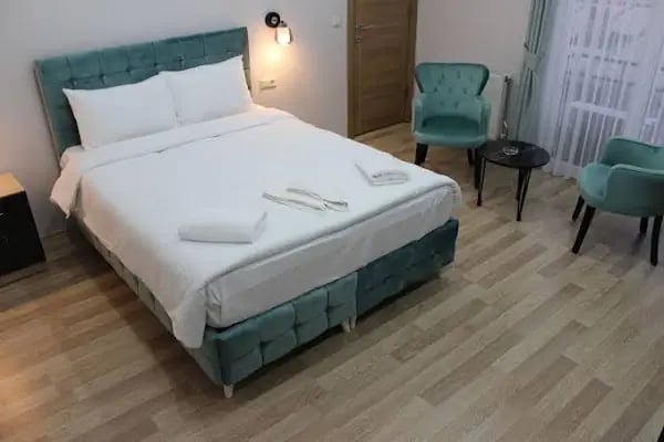 Loss Hotel - Resim 20