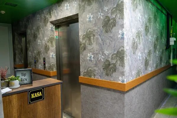 Loss Hotel - Resim 9