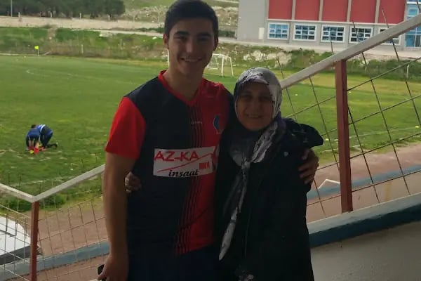 Sındırgı Atatürk Stadyumu - Resim 19