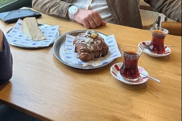 Brats Bakery Coffee - Resim 6